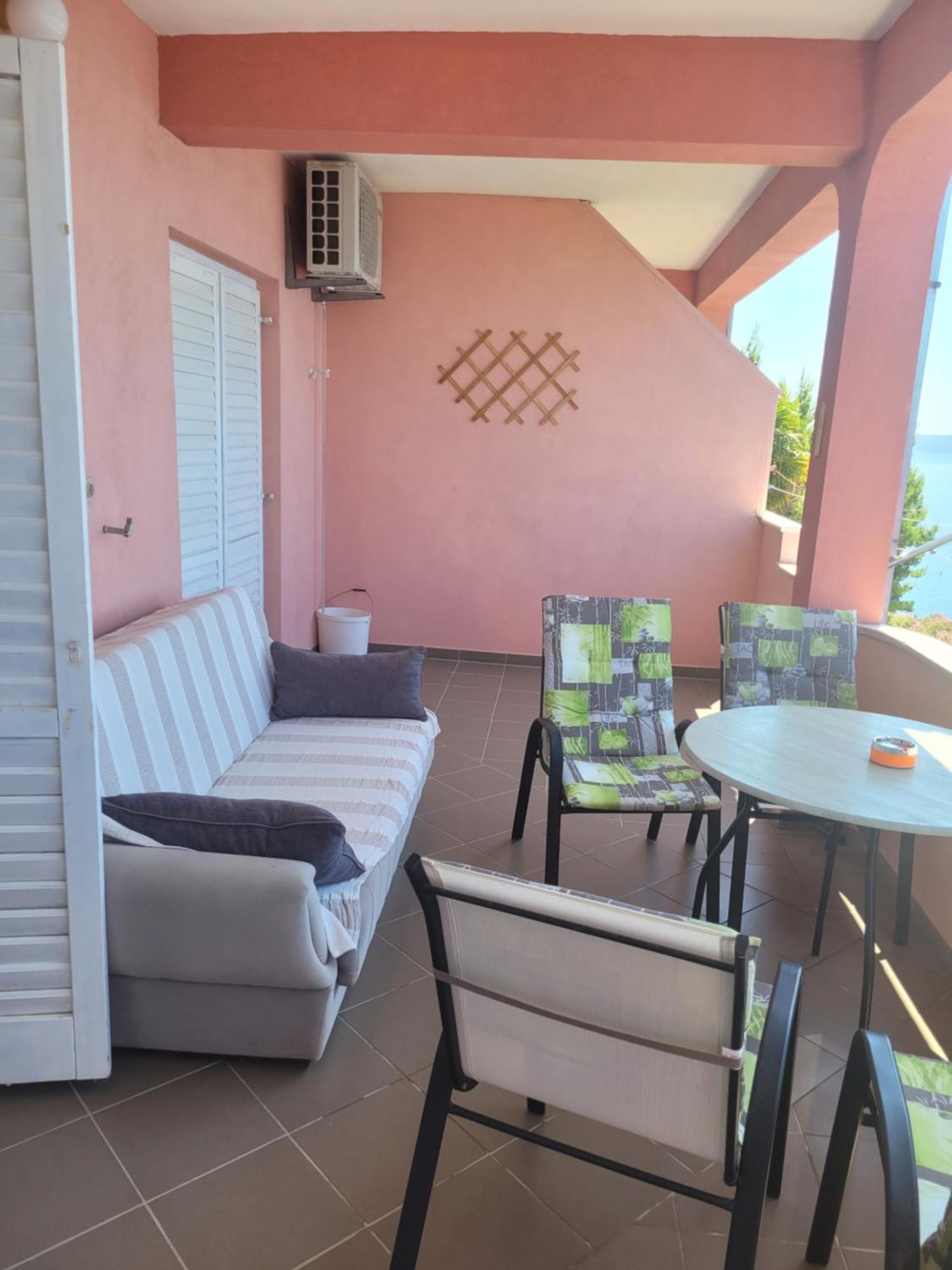 Apartments Coko Omis Phòng bức ảnh