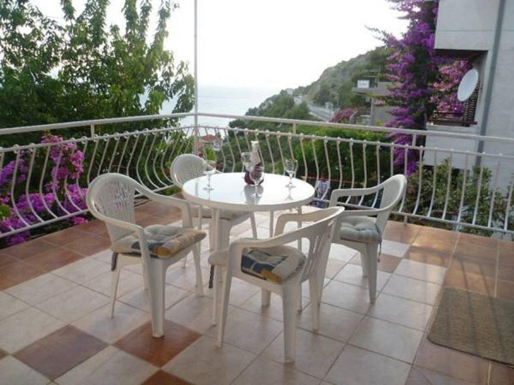 Apartments Coko Omis Phòng bức ảnh